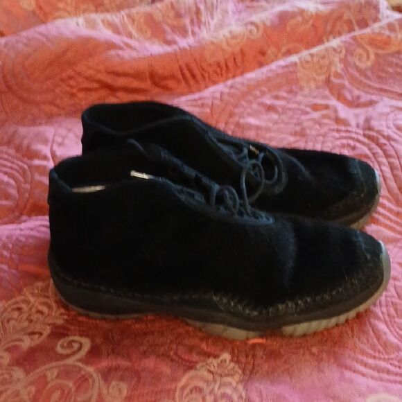 Jordan Black Sneakers Casual Style - Picture 2 of 7